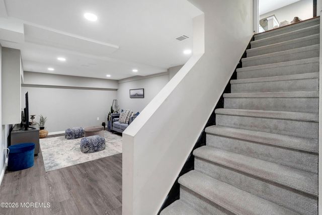 14 Taylors Mills Road, Manalapan, NJ 07726