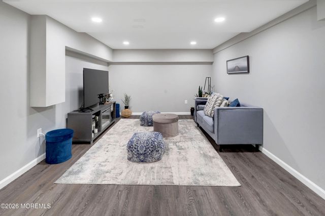 14 Taylors Mills Road, Manalapan, NJ 07726