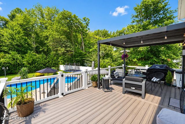 14 Taylors Mills Road, Manalapan, NJ 07726