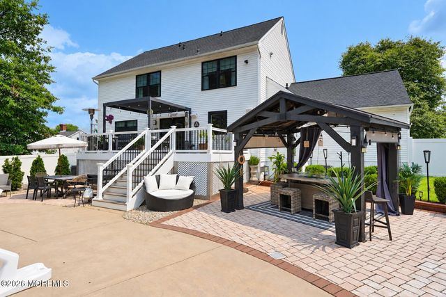 14 Taylors Mills Road, Manalapan, NJ 07726