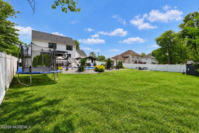 14 Taylors Mills Road, Manalapan, NJ 07726