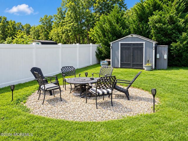 14 Taylors Mills Road, Manalapan, NJ 07726