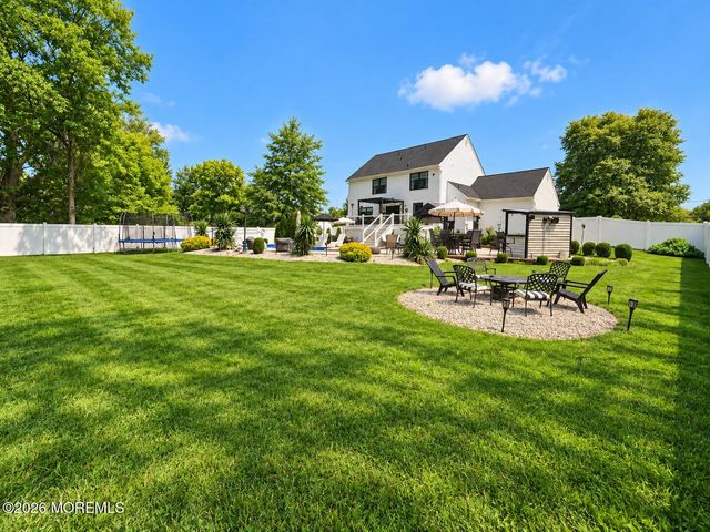 14 Taylors Mills Road, Manalapan, NJ 07726
