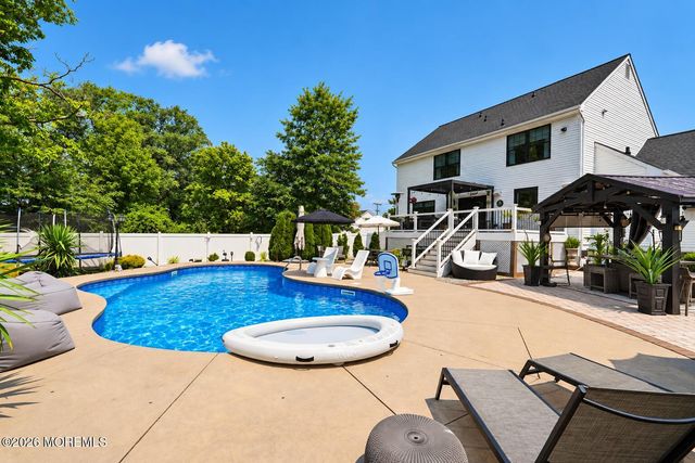 14 Taylors Mills Road, Manalapan, NJ 07726