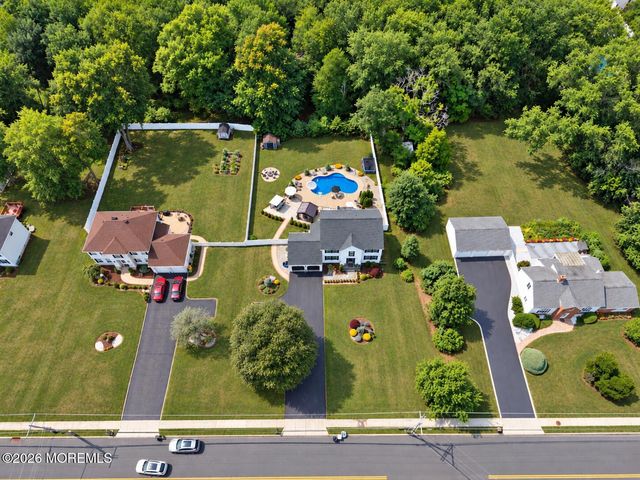 14 Taylors Mills Road, Manalapan, NJ 07726