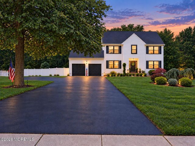 14 Taylors Mills Road, Manalapan, NJ 07726