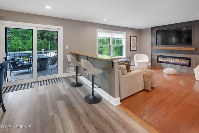 14 Taylors Mills Road, Manalapan, NJ 07726