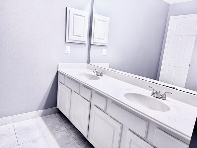 115 S Esplanade Way, Stafford, TX 77477