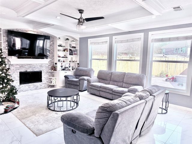 115 S Esplanade Way, Stafford, TX 77477