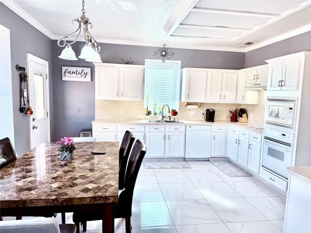 115 S Esplanade Way, Stafford, TX 77477