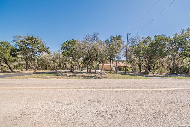 900 Charter Oak, Canyon Lake, TX 78133