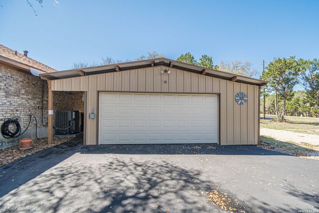 900 Charter Oak, Canyon Lake, TX 78133