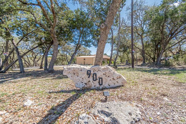 900 Charter Oak, Canyon Lake, TX 78133