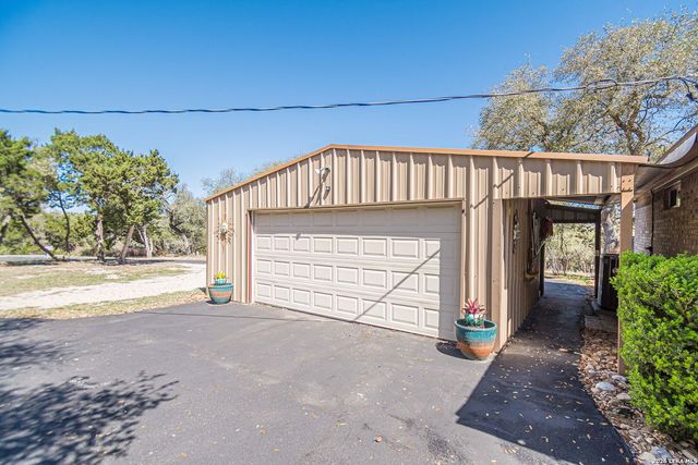 900 Charter Oak, Canyon Lake, TX 78133