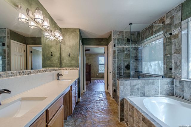 900 Charter Oak, Canyon Lake, TX 78133