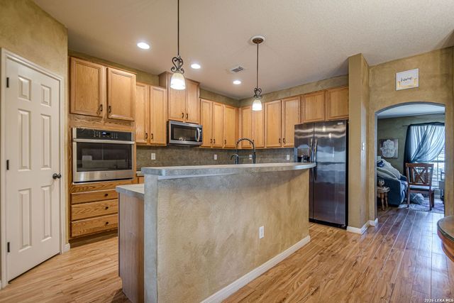 900 Charter Oak, Canyon Lake, TX 78133