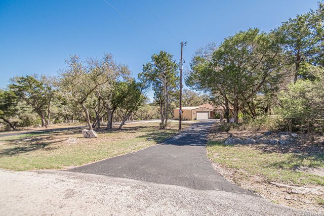 900 Charter Oak, Canyon Lake, TX 78133