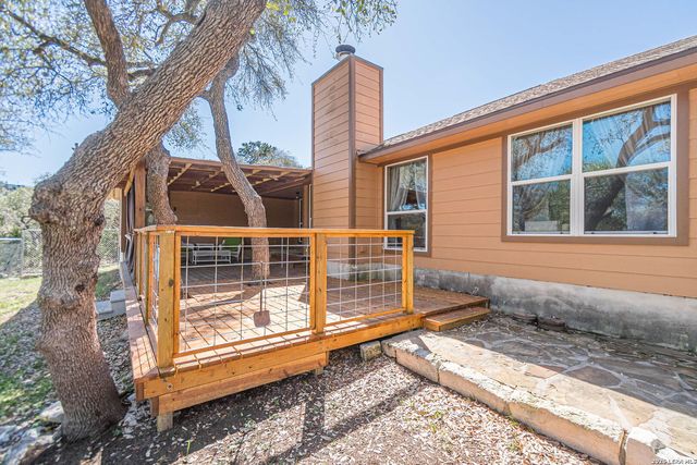 900 Charter Oak, Canyon Lake, TX 78133