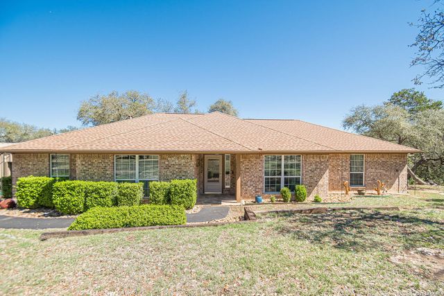 900 Charter Oak, Canyon Lake, TX 78133