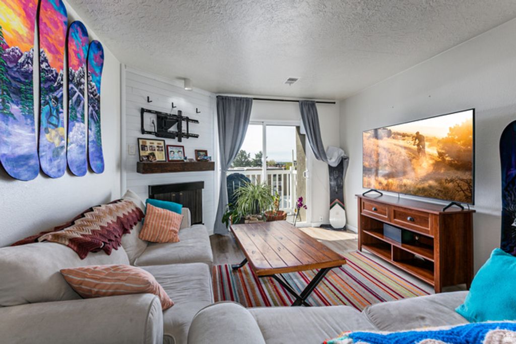 Image 1 of property listing at 5630 MEADOW LN #192, South Ogden, UT 84403