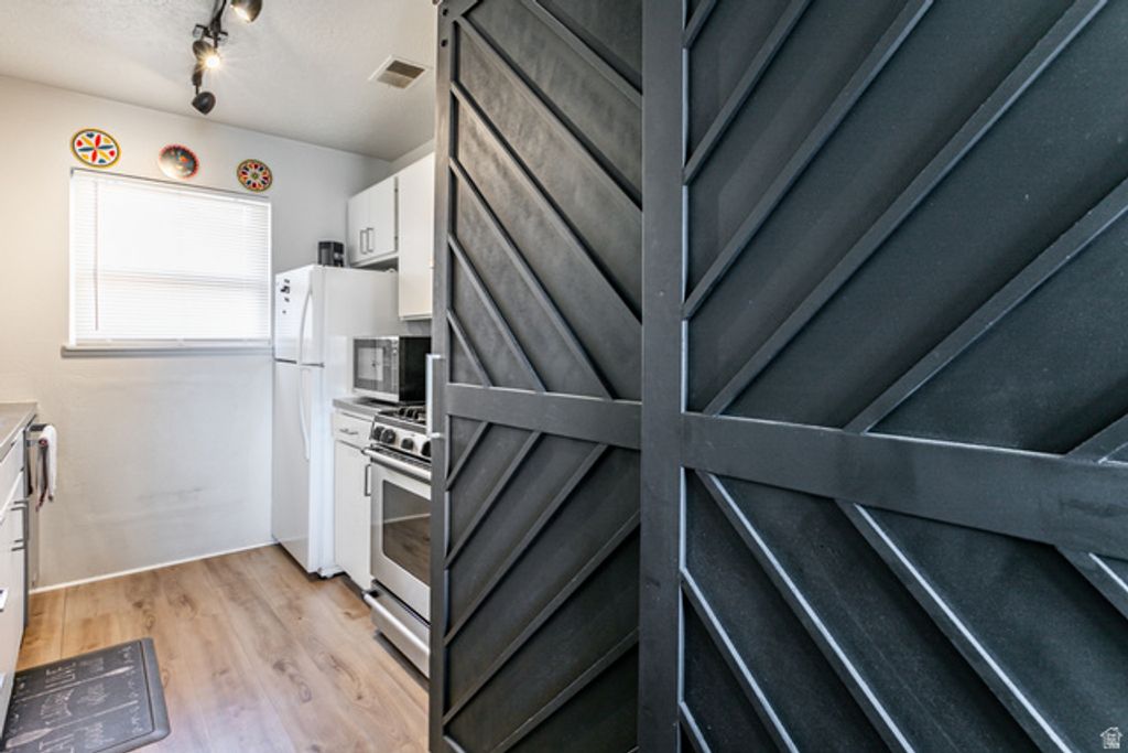 Image 11 of property listing at 5630 MEADOW LN #192, South Ogden, UT 84403