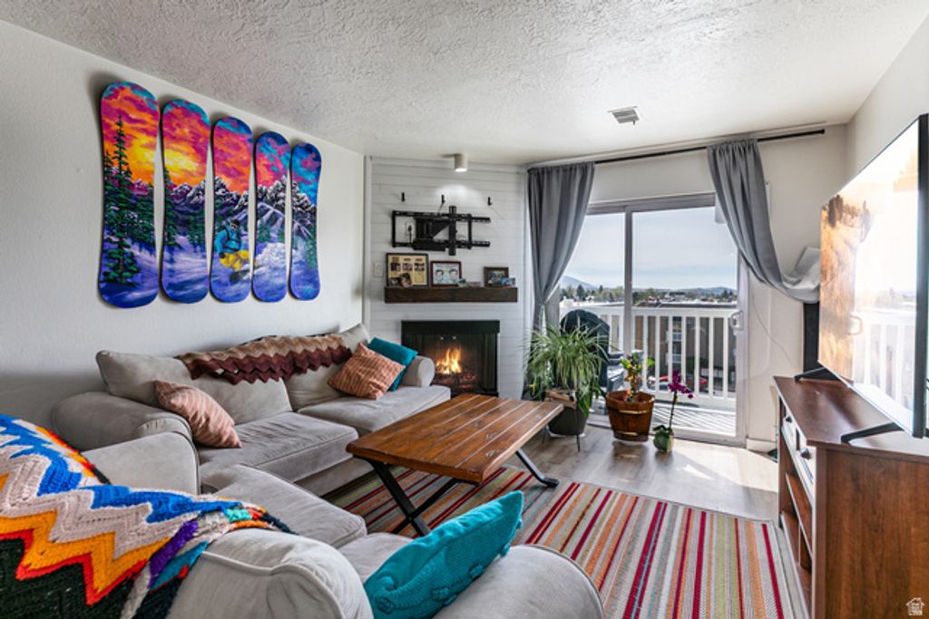 Image 7 of property listing at 5630 MEADOW LN #192, South Ogden, UT 84403