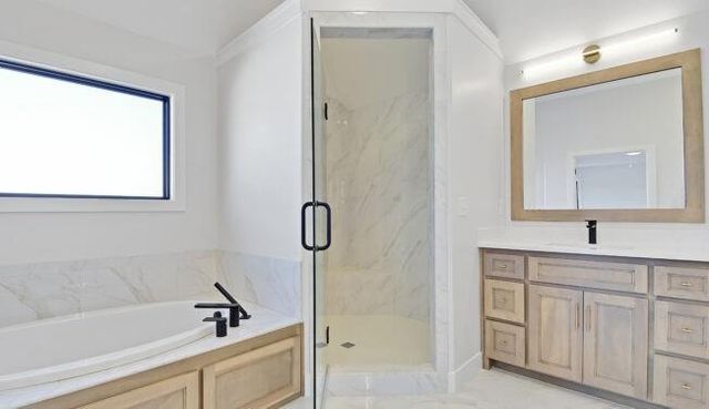 22076 W 99th Terrace, Lenexa, KS 66220