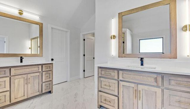 22076 W 99th Terrace, Lenexa, KS 66220