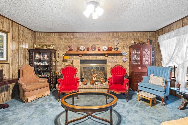 5100 Brent Dr, Longview, TX 75604