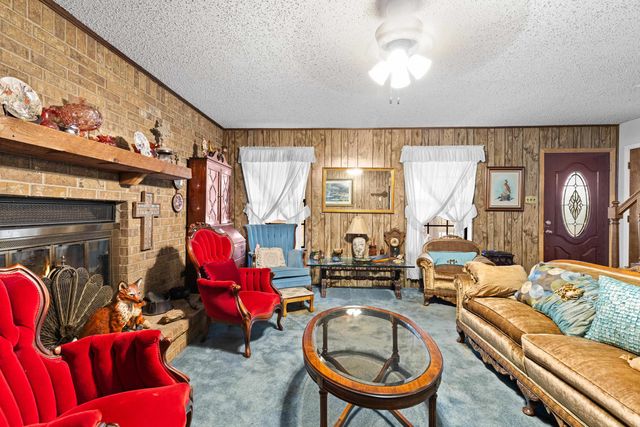 5100 Brent Dr, Longview, TX 75604