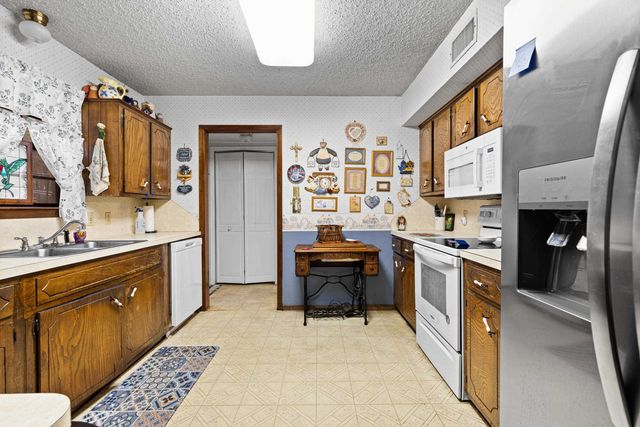 5100 Brent Dr, Longview, TX 75604