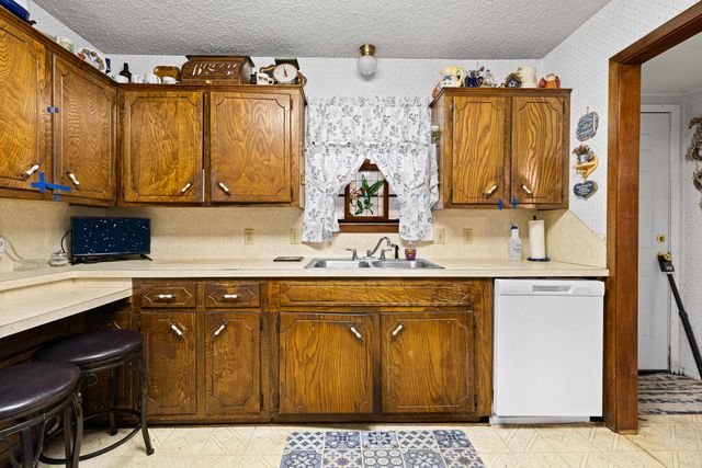 5100 Brent Dr, Longview, TX 75604