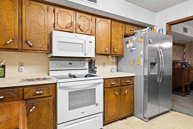 5100 Brent Dr, Longview, TX 75604