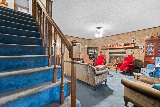 5100 Brent Dr, Longview, TX 75604