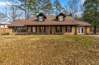 5100 Brent Dr, Longview, TX 75604