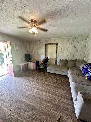 240 Red Hill Rd, Taft, TN 38488