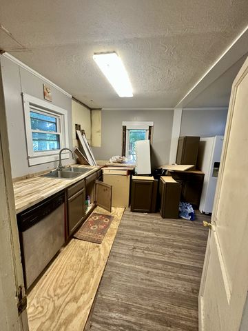 240 Red Hill Rd, Taft, TN 38488