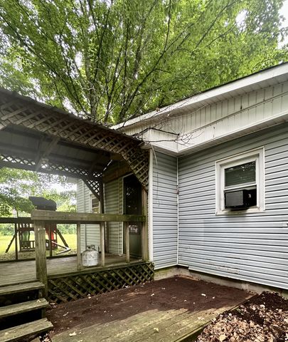 240 Red Hill Rd, Taft, TN 38488