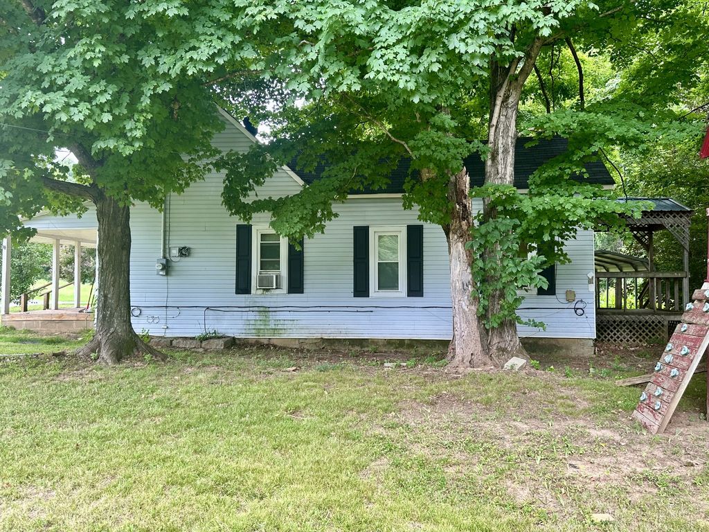 240 Red Hill Rd, Taft, TN 38488