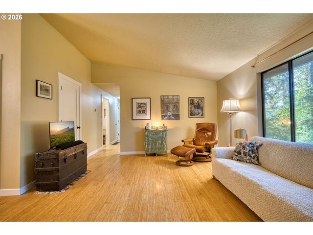 28567 SCAPPOOSE VERNONIA Hwy, Scappoose, OR 97056