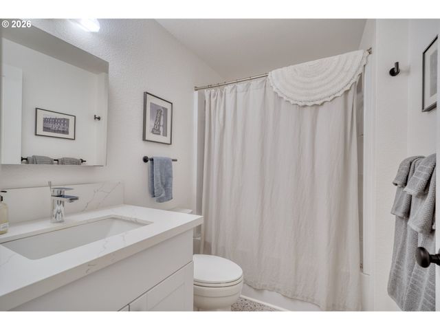 28567 SCAPPOOSE VERNONIA Hwy, Scappoose, OR 97056