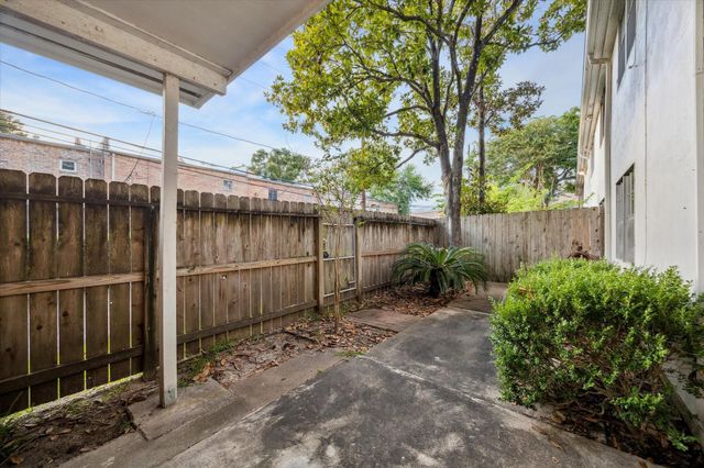 2700 Bellefontaine Street B12, Houston, TX 77025