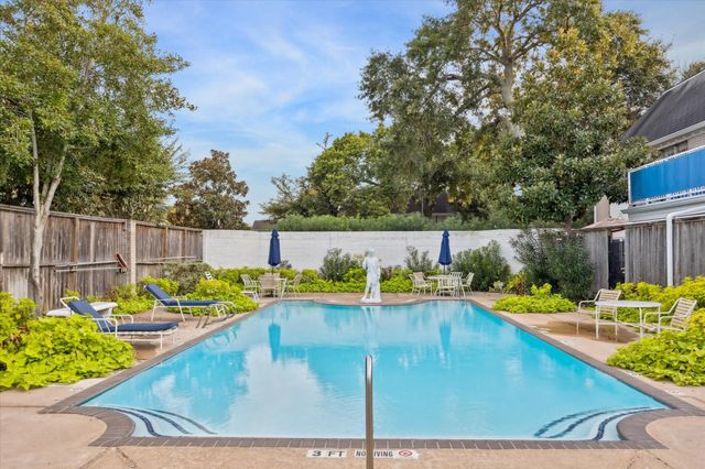 2700 Bellefontaine Street B12, Houston, TX 77025