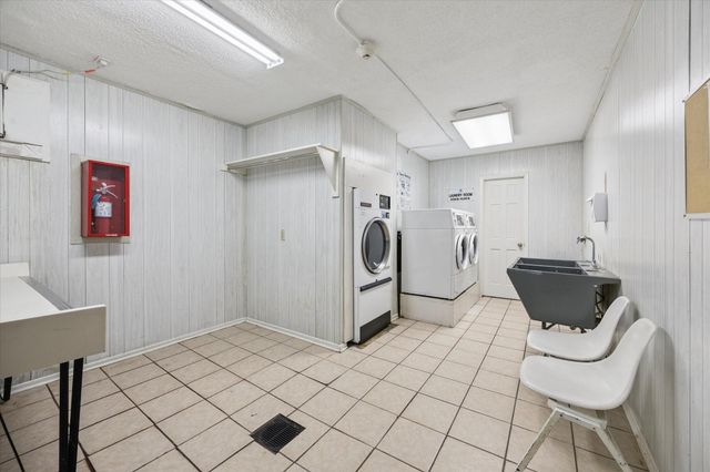 2700 Bellefontaine Street B12, Houston, TX 77025