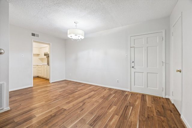 2700 Bellefontaine Street B12, Houston, TX 77025