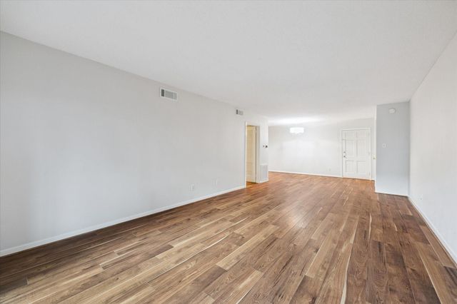 2700 Bellefontaine Street B12, Houston, TX 77025