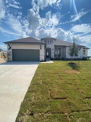 825 S Hemingway LOOP, Liberty Hill, TX 78642