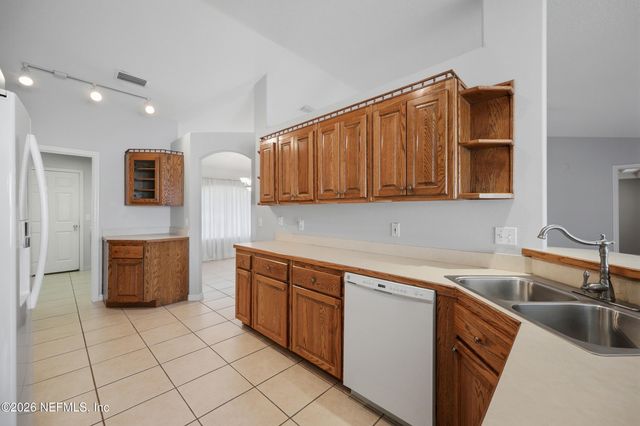 75 BREEZE HILL Lane, Palm Coast, FL 32137