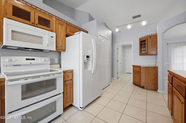 75 BREEZE HILL Lane, Palm Coast, FL 32137