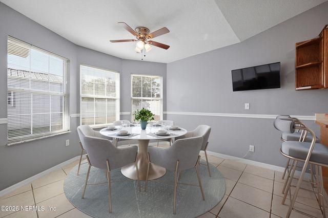 75 BREEZE HILL Lane, Palm Coast, FL 32137